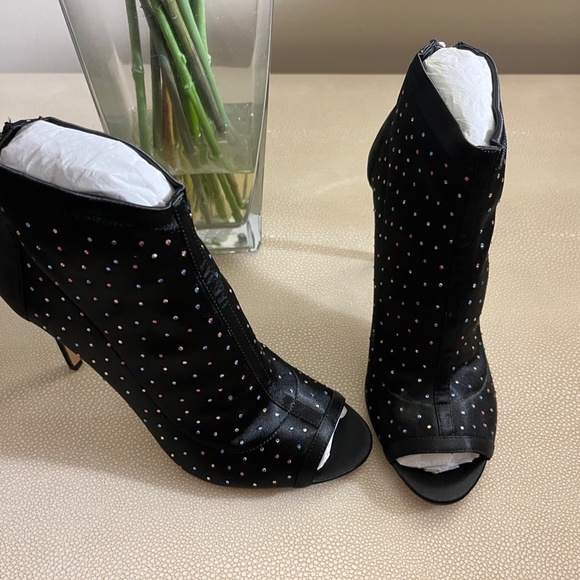 Jewel by Badgley Mischka - Picture 3 of 6